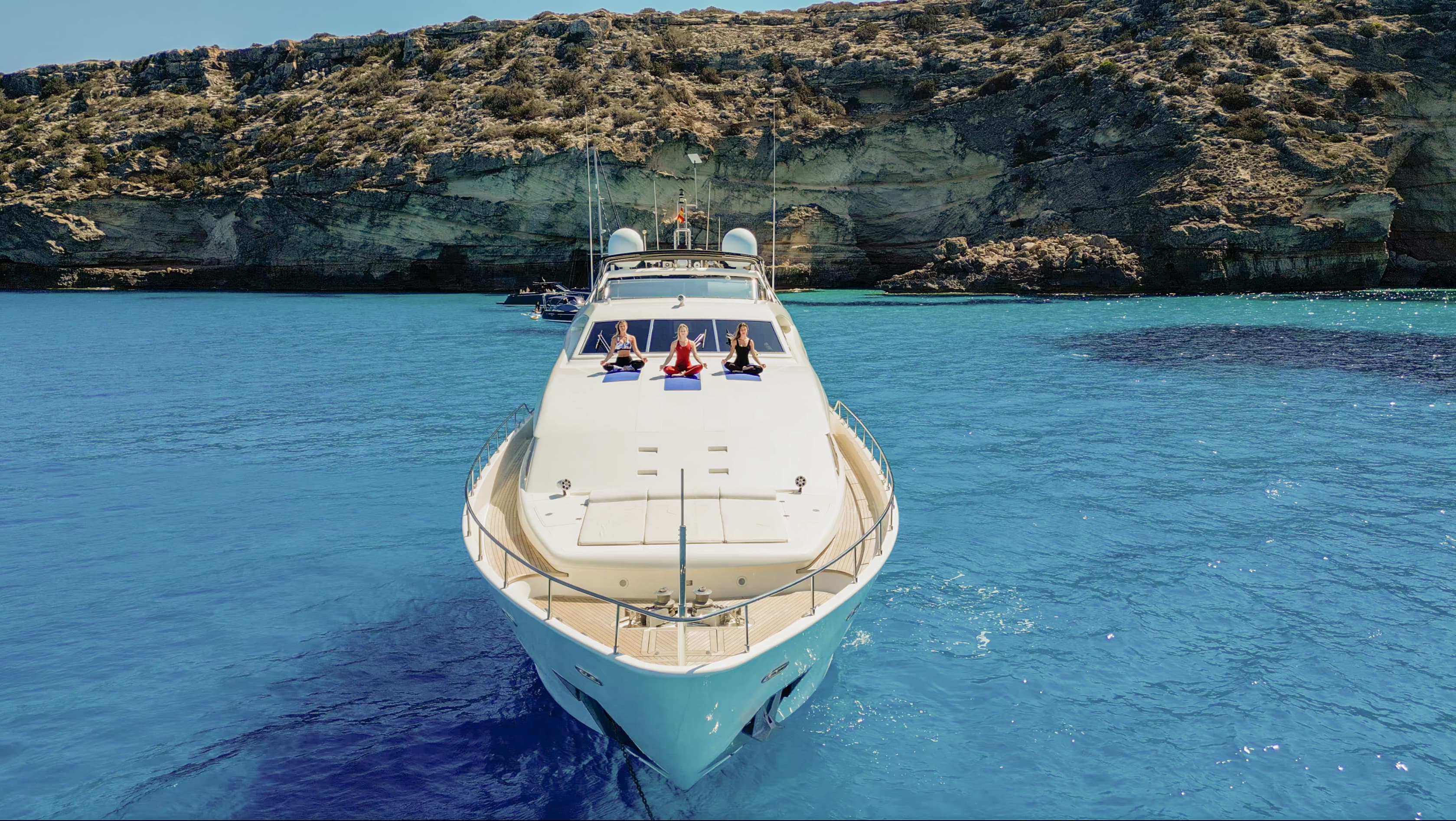 Yacht View Top Left
