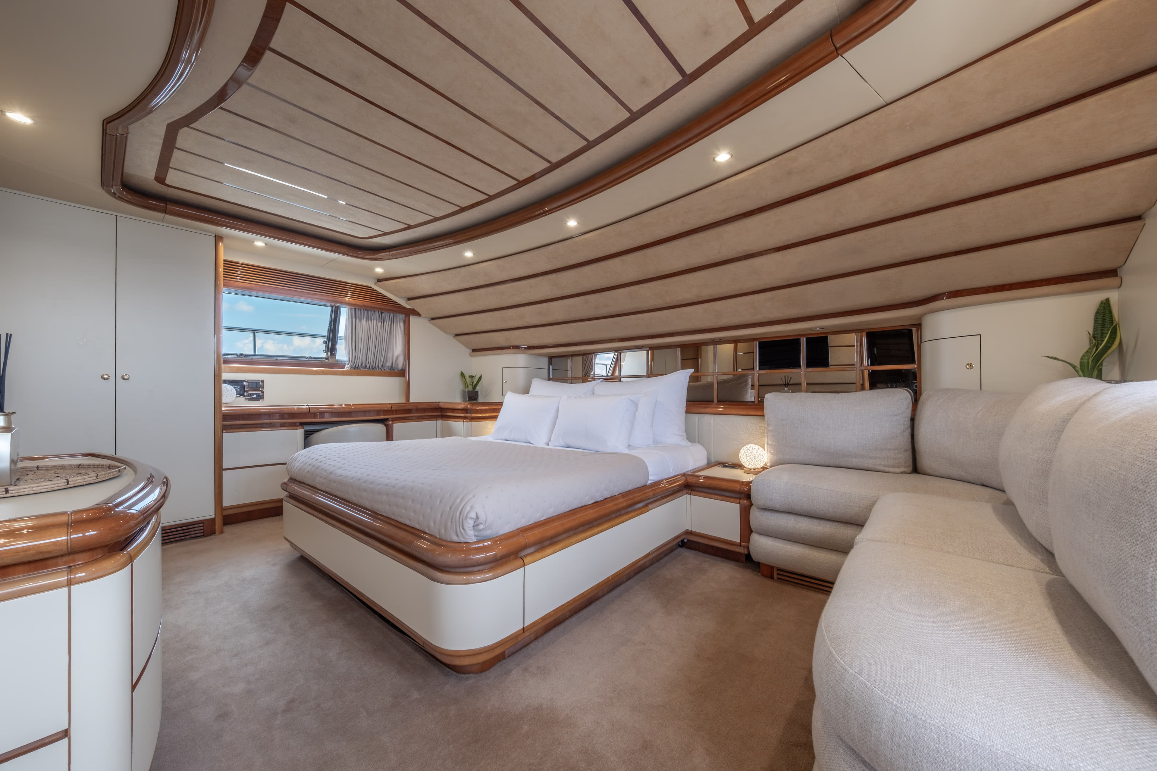 Private Cabins Bottom Left